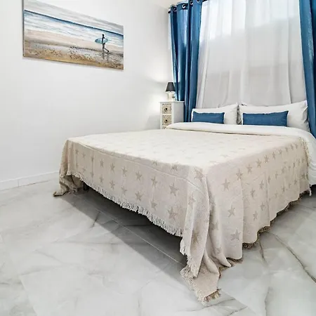 Elfaro Apartment *